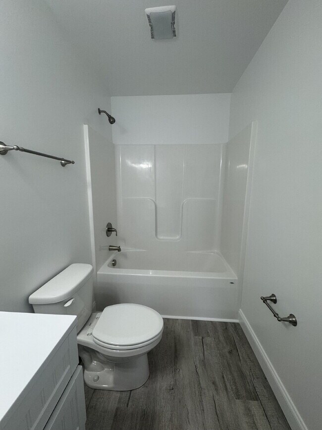 Building Photo - 203 Quinn Hill Ln