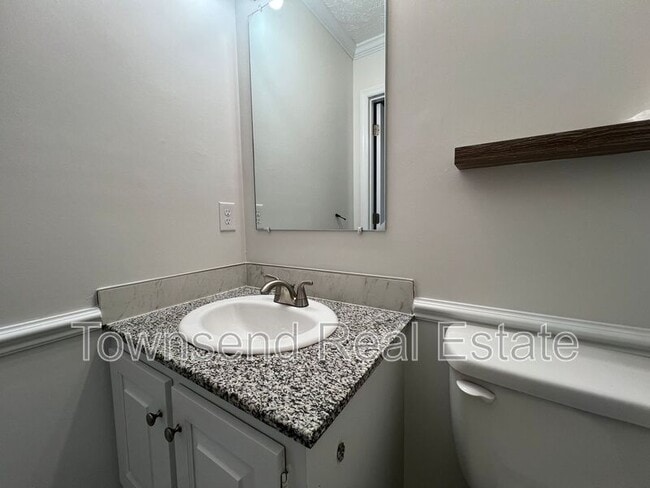 Building Photo - 1950 Merrimac Dr