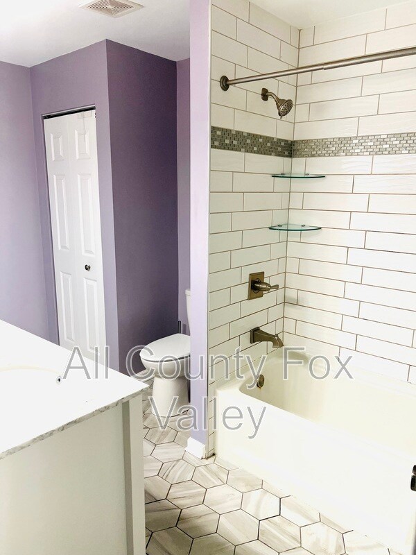 Building Photo - 7160 Center Ave