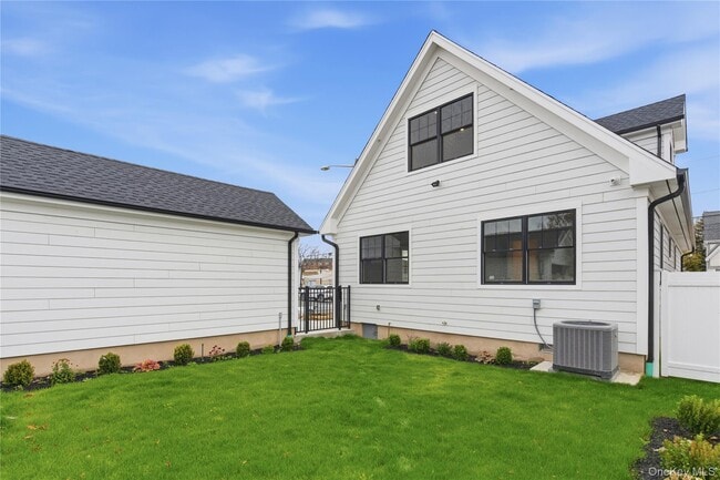 Building Photo - 6 Cammerer Ave