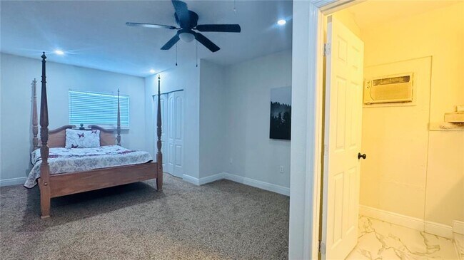 Building Photo - 3145 Munson St