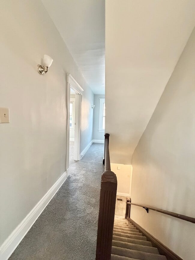 Building Photo - 3648 Brooks Ave