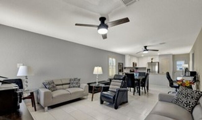 Building Photo - Charming 2BR House in Seguin