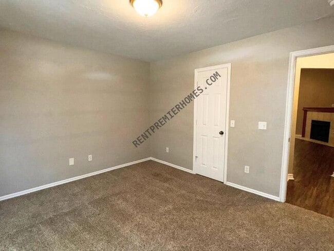 Building Photo - 5328 Republic Dr
