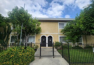 Building Photo - 12745 Vanowen St