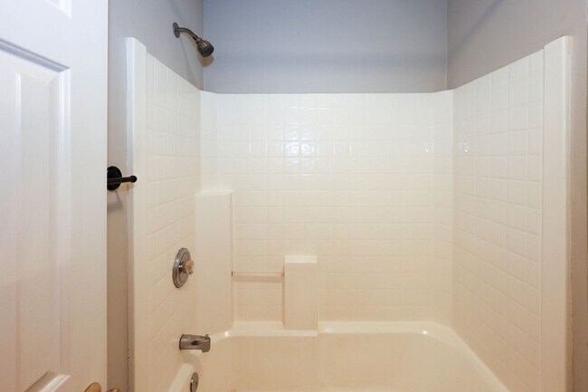 Building Photo - 2895 Haynes Club Cir SW
