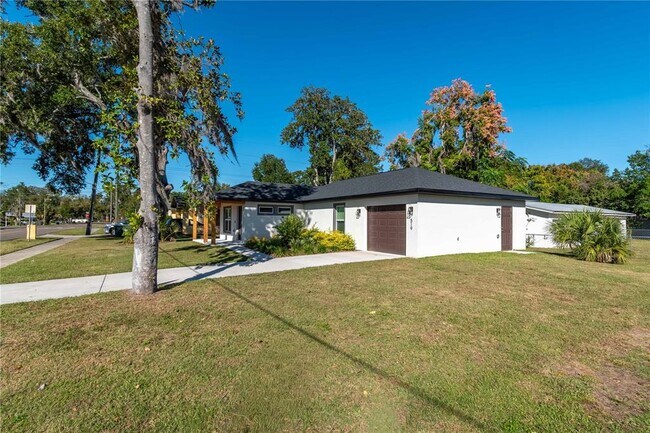 Building Photo - 519 SW 19th Ave