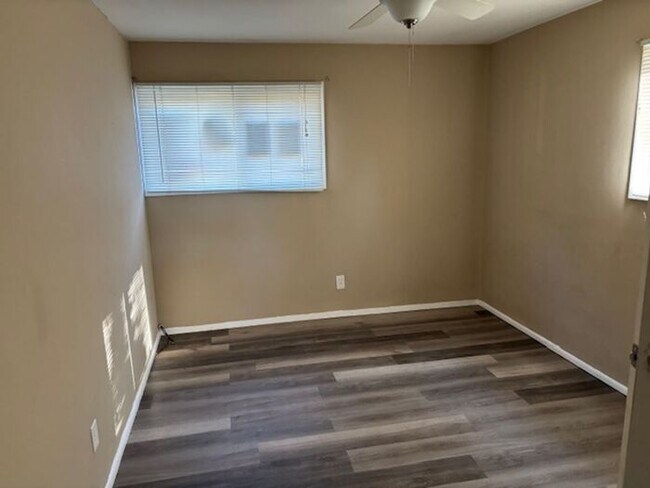 Building Photo - 3 Bedroom, 1 Bath Single Family Home