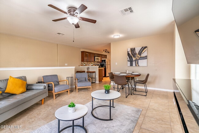 Building Photo - 4725 Pistolero Ln