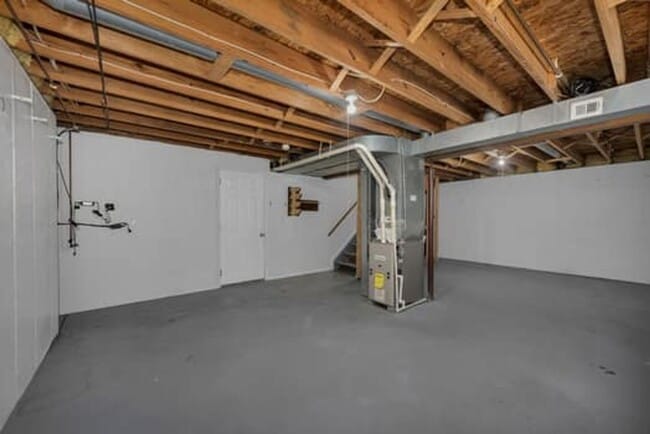 Building Photo - 5691 Victoryview Ln