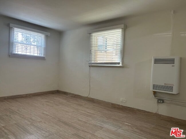 Building Photo - 237 Marine St