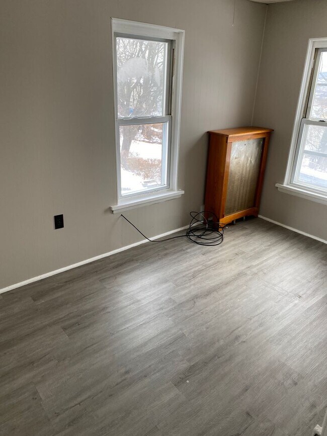 Building Photo - 342-344 N Fillmore Ave