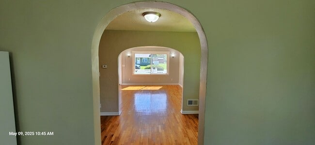 Building Photo - Beautiful updated home in desirable Perry, KS