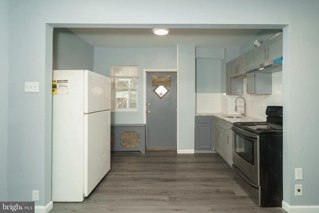 Building Photo - 2557 S 61st St