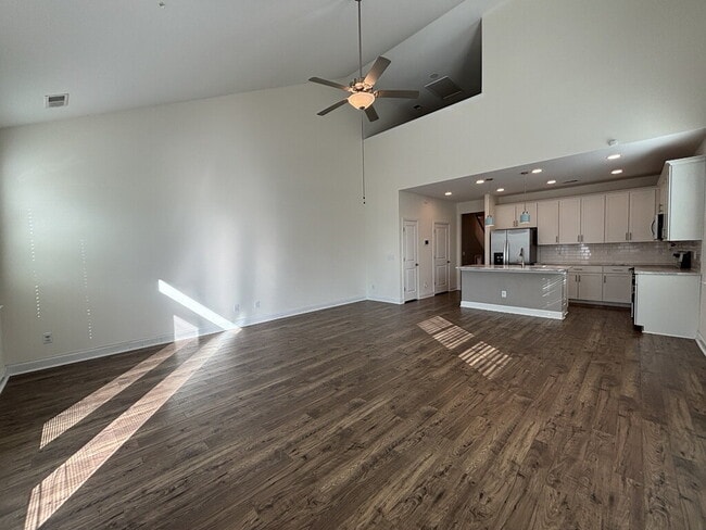 Building Photo - 608 Ravensridge Ln