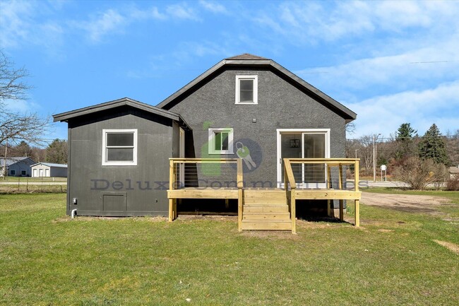 Building Photo - 3 Bed, 1 Bath, Single Family Home