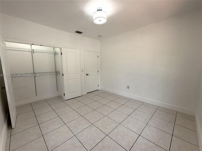 Building Photo - 820 Lorca St