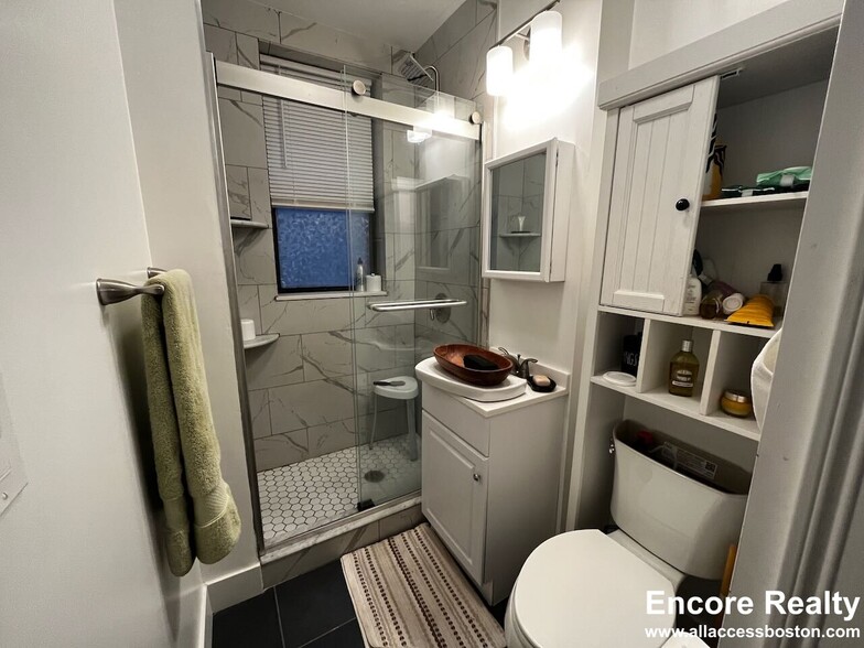 Building Photo - 19 Peterborough St