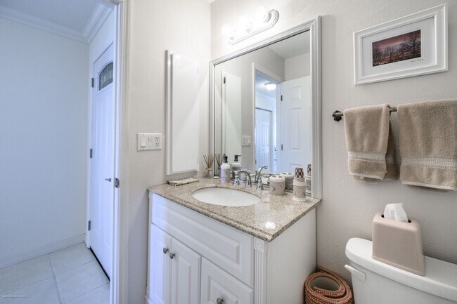 Building Photo - 1477 Park Beach Cir