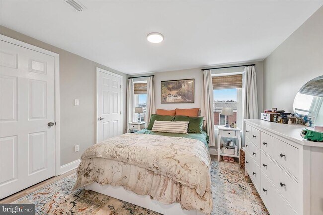 Building Photo - 137 Vassar St