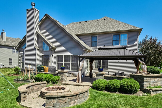Building Photo - 26300 W Chatham Dr