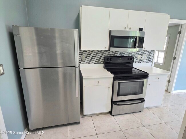 Building Photo - 4445 Greenhill St