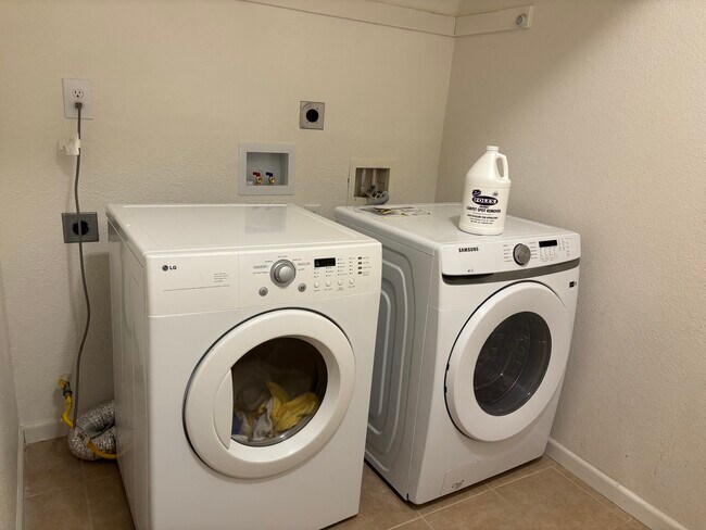 Building Photo - 3776 Pintail Dr