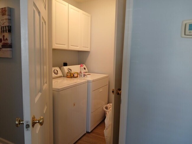 Building Photo - 212 Mill Pond Dr