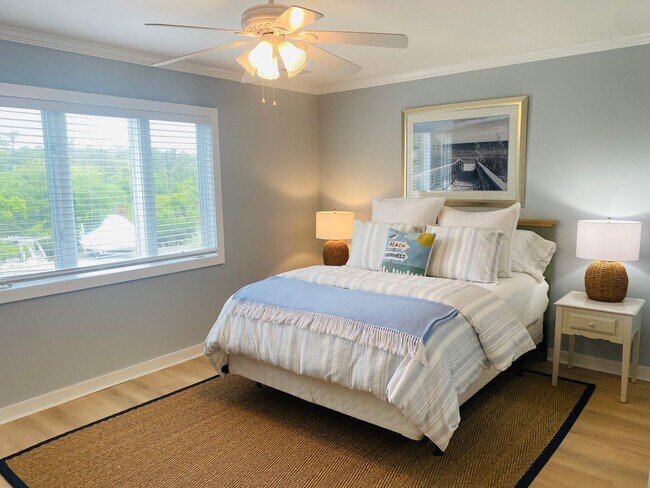 Building Photo - Winter Rental in Pine Knoll Shores