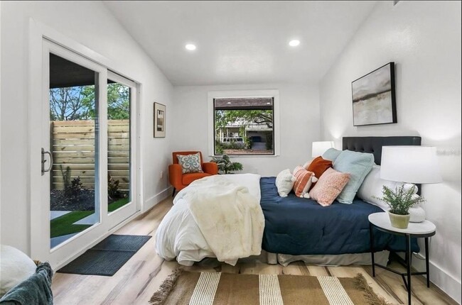 Building Photo - 301 N Fremont Ave