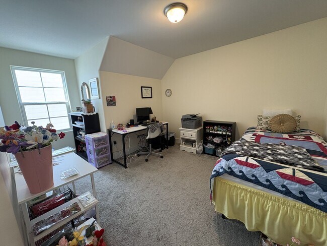 Building Photo - 2107 Barringer Ln