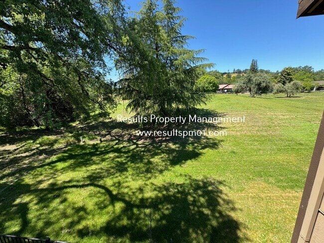 Building Photo - Rustic Rocklin 3 Bed Home