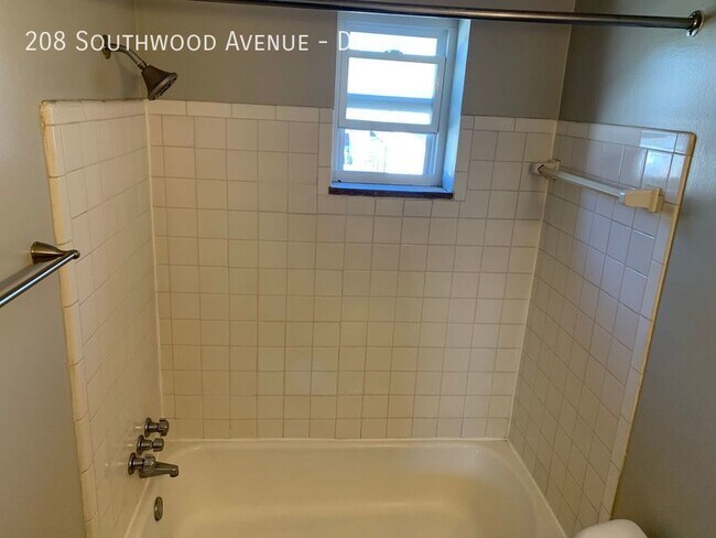 Building Photo - 208 Southwood Ave
