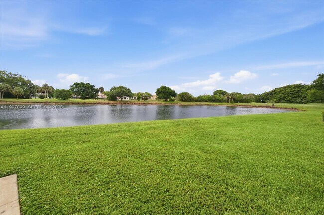 Building Photo - 3310 Pinewalk Dr N