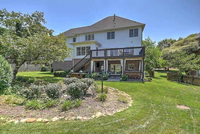 Building Photo - 9 Wayland Ct