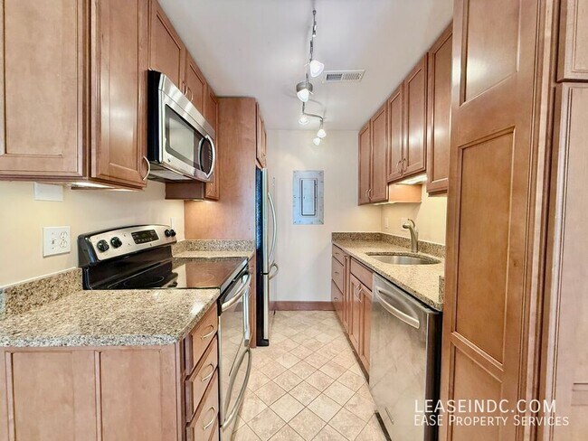 Building Photo - 220 13th St SE