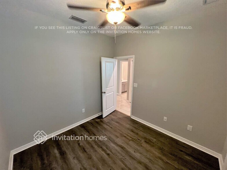 Building Photo - 5431 Los Robles Ct