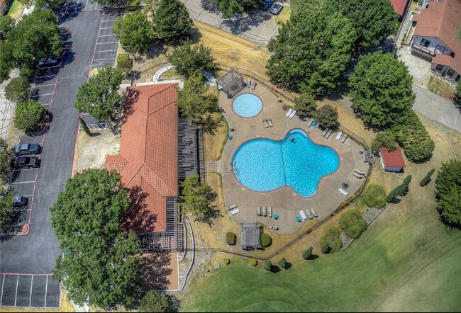 Building Photo - 3011 Bayside Dr