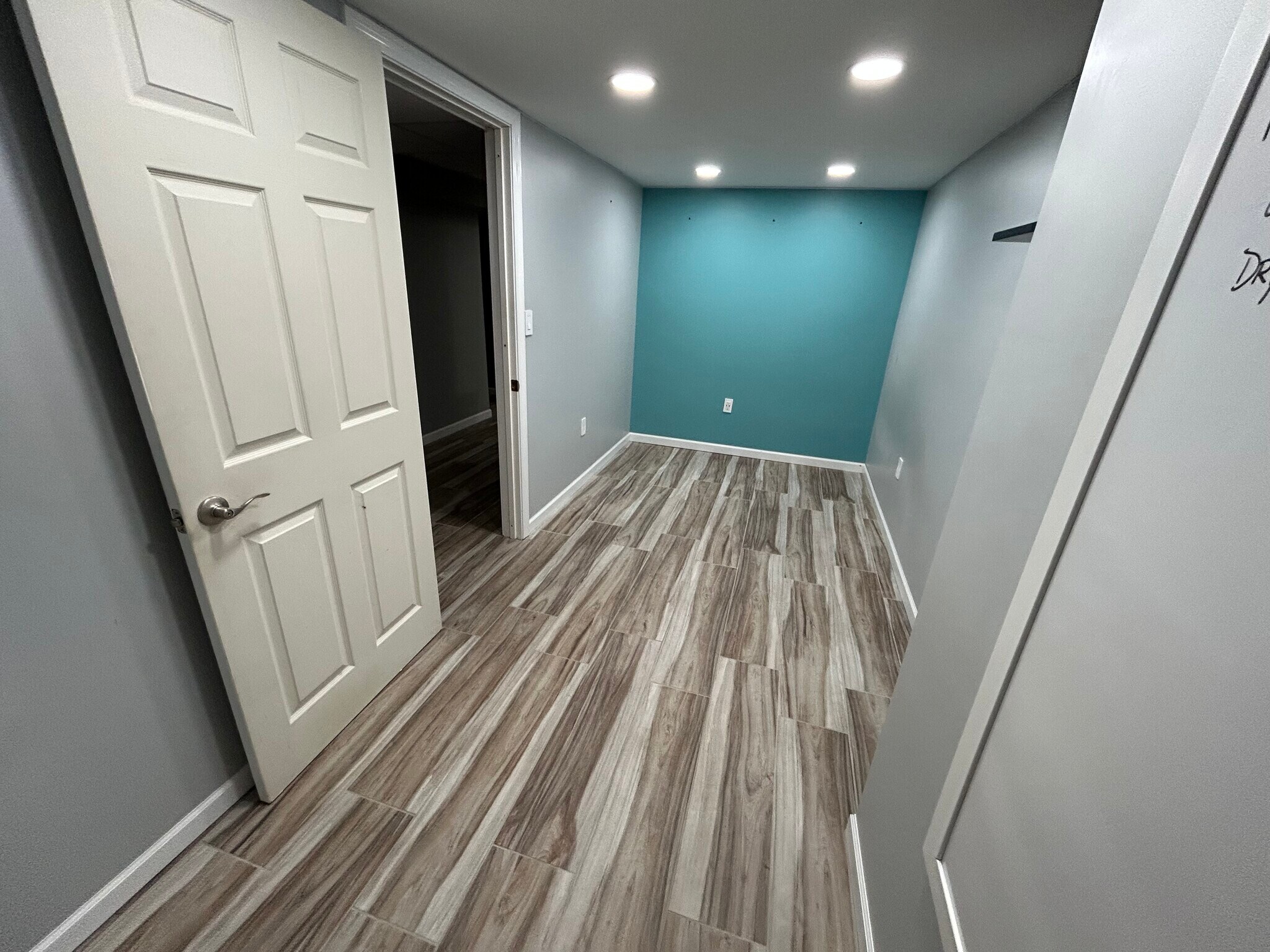 Building Photo - 6838 Moccasin St