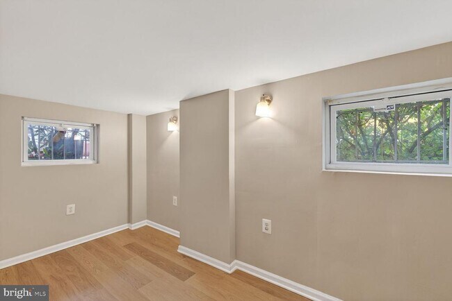 Building Photo - 4822 5th St NW