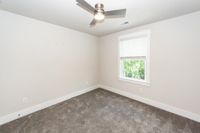 Building Photo - 7722 Park Gate Dr