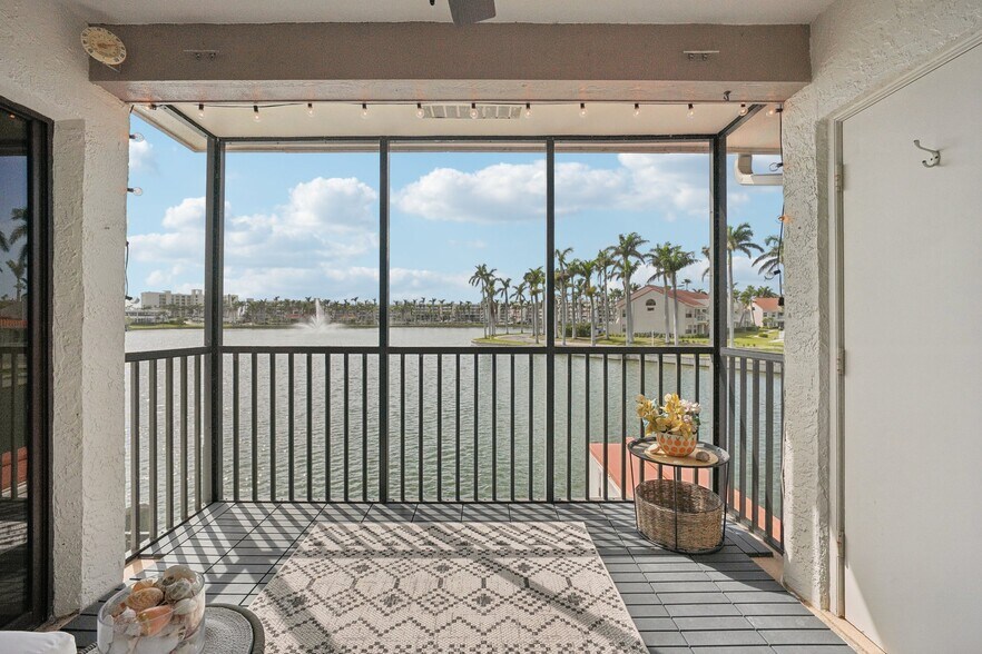 Building Photo - 6277 Bahia del Mar Blvd