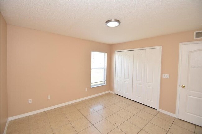 Building Photo - 13 Sergeant Ct