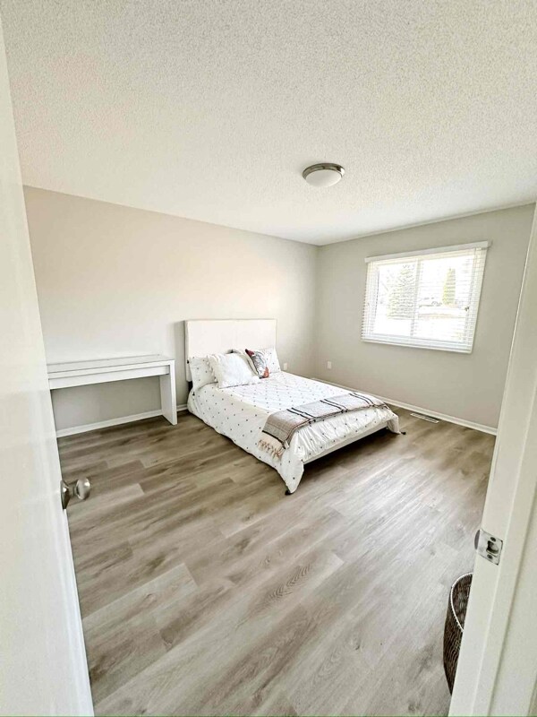 Building Photo - 10307 Englewood Dr
