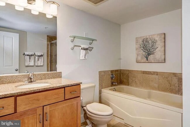 Building Photo - 1220 N Fillmore St