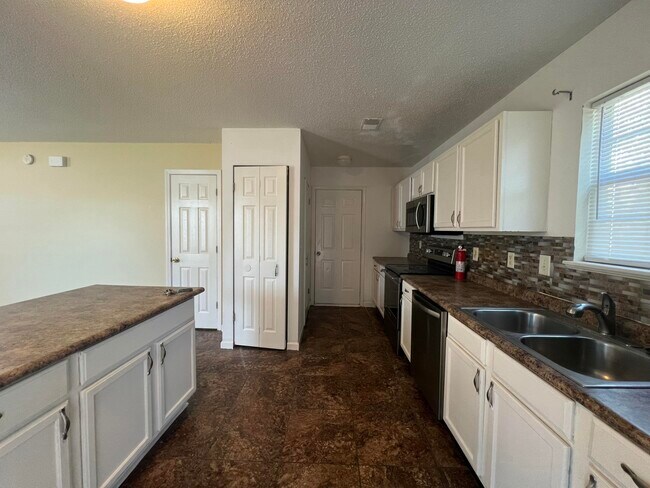 Building Photo - 1464 Ruger Dr