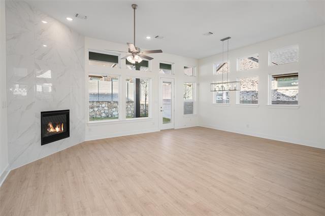 Building Photo - 3500 Mescalbean Dr