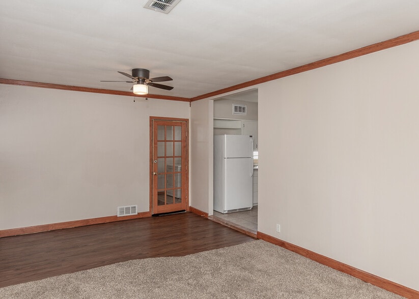 Building Photo - 537 23rd St