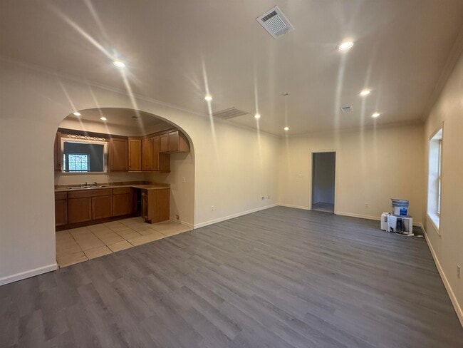 Building Photo - 11 Immokalee Dr