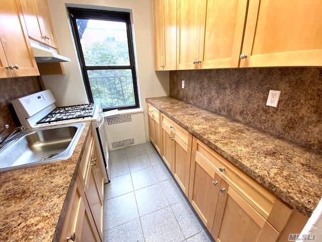 Building Photo - 68-38 Yellowstone Blvd